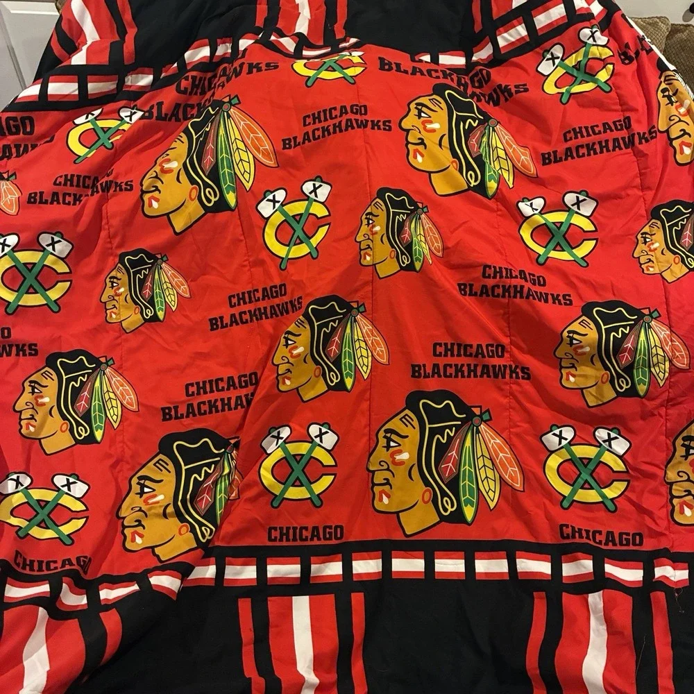 Chicago Blackhawks NHL Reversible Comforter Full Queen Allover Print Bedding
